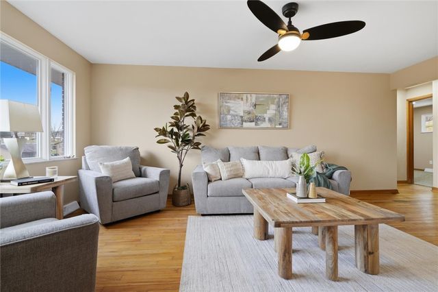 230 Clairmont St, North Huntingdon, PA 15642