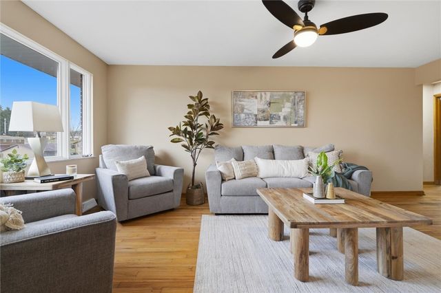 230 Clairmont St, North Huntingdon, PA 15642