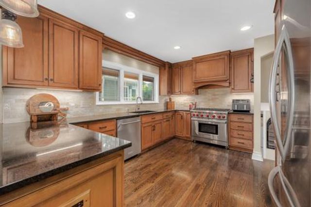 721 S Stone Avenue, La Grange, IL 60525
