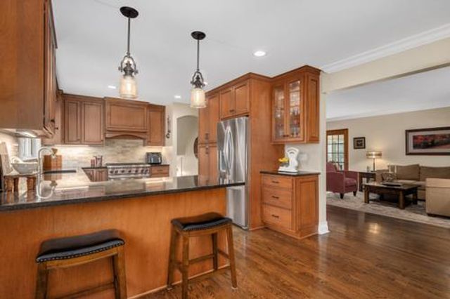 721 S Stone Avenue, La Grange, IL 60525