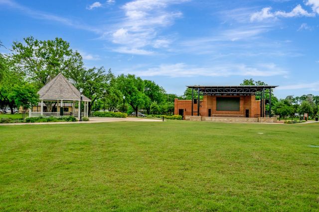 313 W 7th Street, Irving, TX 75060
