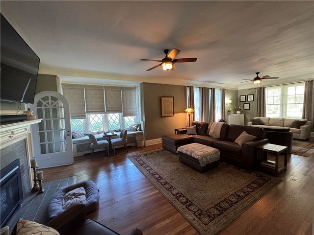 60 Stockton Ave, Uniontown, PA 15401