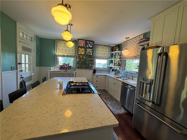 60 Stockton Ave, Uniontown, PA 15401