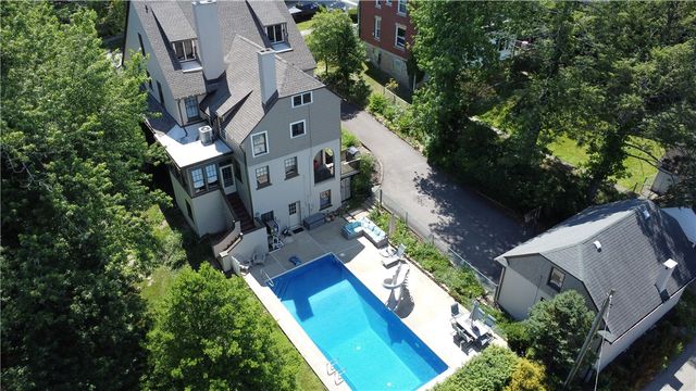 60 Stockton Ave, Uniontown, PA 15401