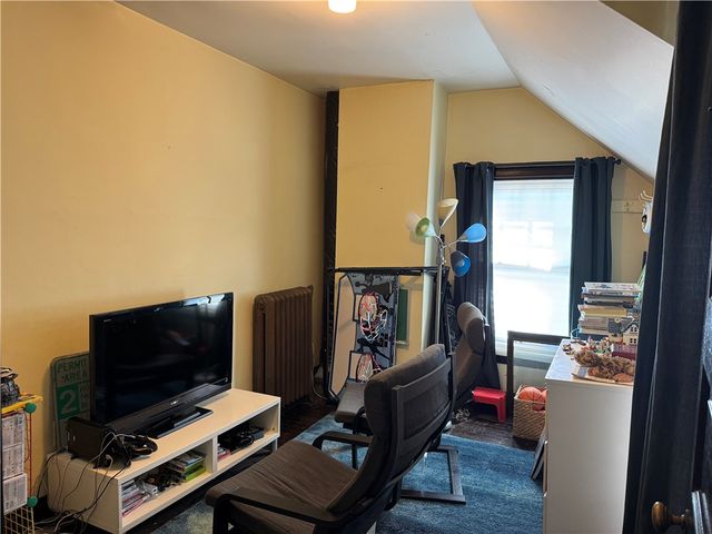 60 Stockton Ave, Uniontown, PA 15401
