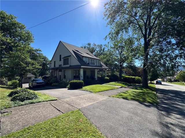60 Stockton Ave, Uniontown, PA 15401