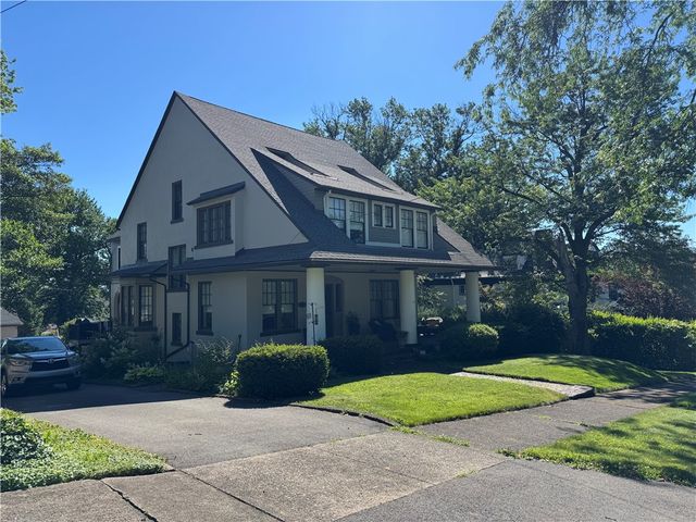 60 Stockton Ave, Uniontown, PA 15401