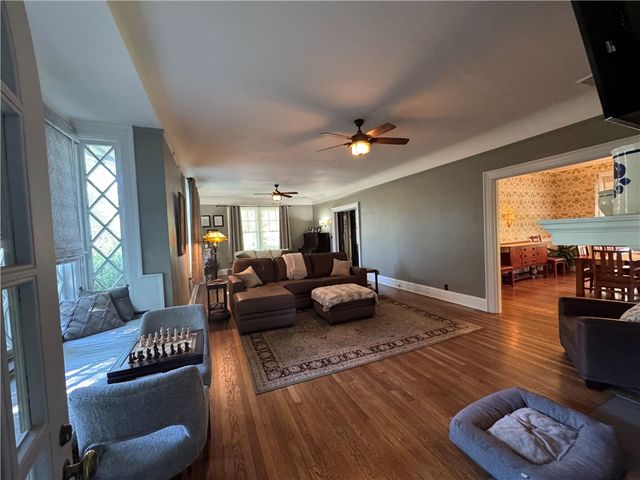 60 Stockton Ave, Uniontown, PA 15401