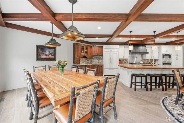 4325 Hueffmeier Road, Defiance, MO 63341