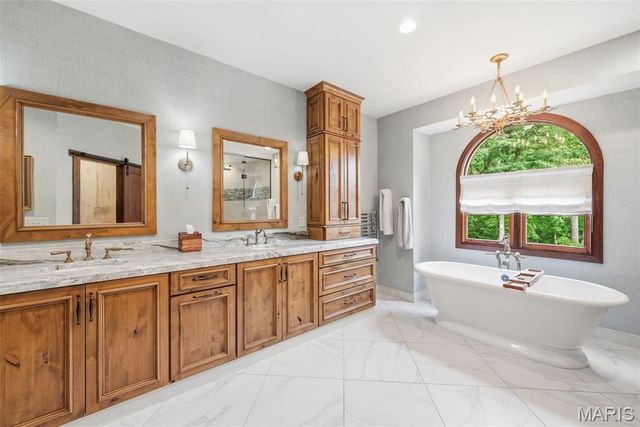4325 Hueffmeier Road, Defiance, MO 63341