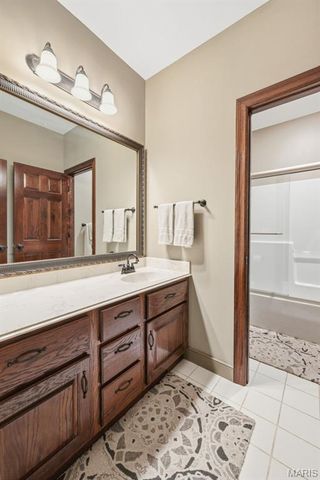 4325 Hueffmeier Road, Defiance, MO 63341
