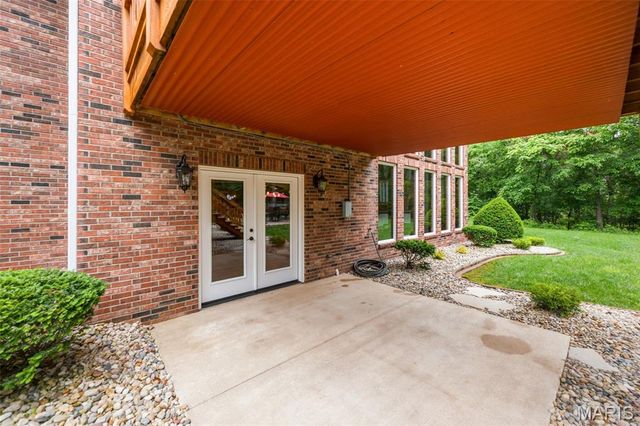 4325 Hueffmeier Road, Defiance, MO 63341