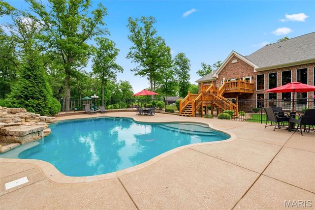 4325 Hueffmeier Road, Defiance, MO 63341
