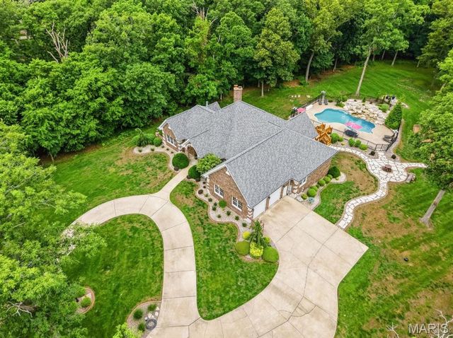 4325 Hueffmeier Road, Defiance, MO 63341
