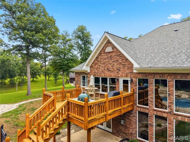 4325 Hueffmeier Road, Defiance, MO 63341