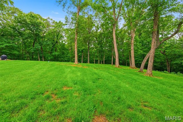 4325 Hueffmeier Road, Defiance, MO 63341