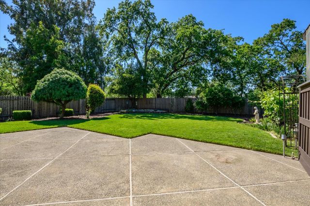 610 Hernandez Ln, Roseville, CA 95678