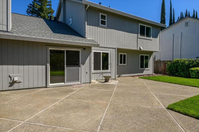 610 Hernandez Ln, Roseville, CA 95678