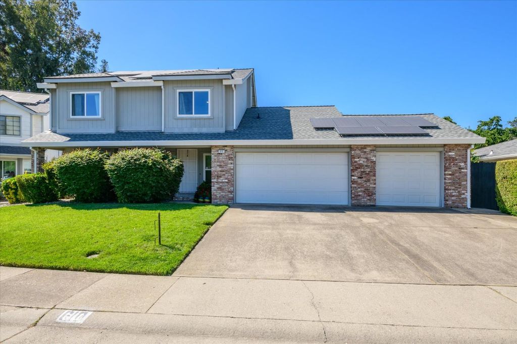 610 Hernandez Ln, Roseville, CA 95678