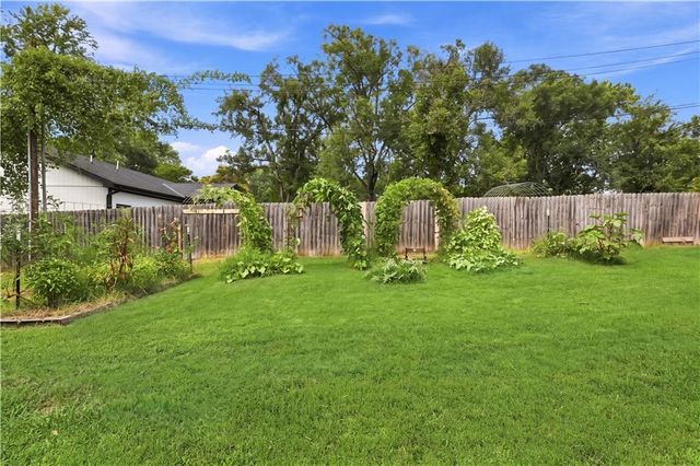 17121 Monte Verde Drive, Belton, MO 64012