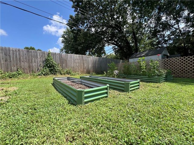 17121 Monte Verde Drive, Belton, MO 64012