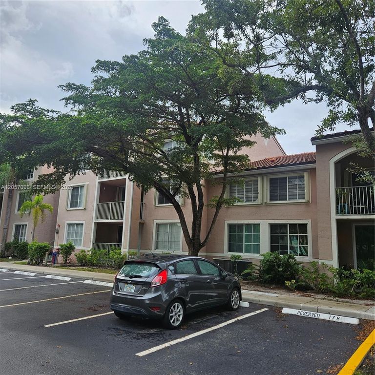 12124 Saint Andrews Pl 107, Miramar, FL 33025