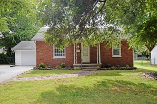 1667 North Hayes Avenue, Springfield, MO 65803
