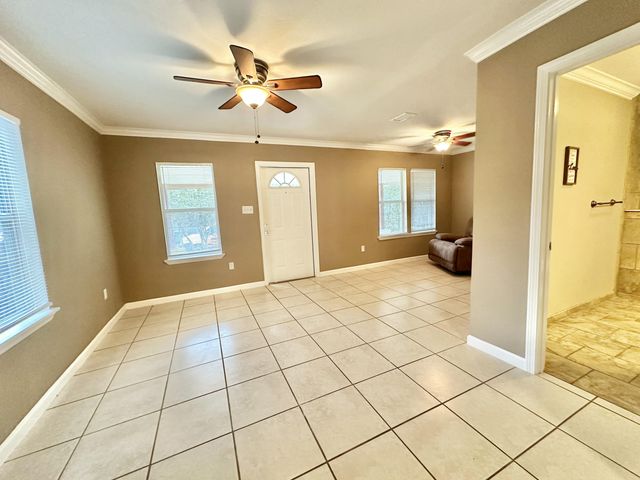 120 N Davis Lane, Defuniak Springs, FL 32433