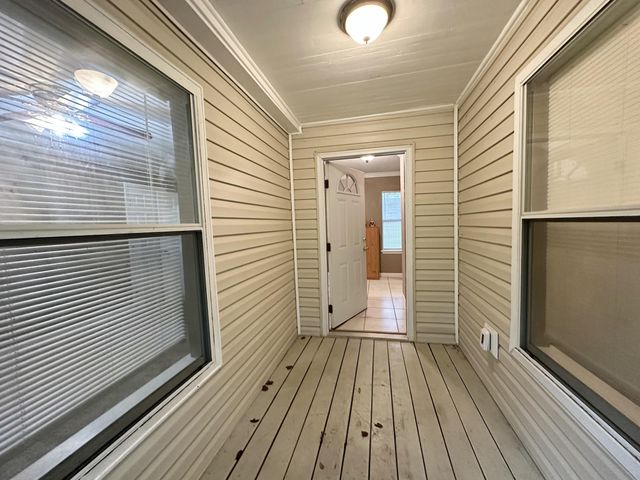 120 N Davis Lane, Defuniak Springs, FL 32433