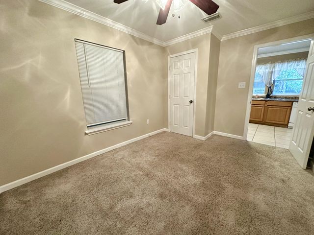 120 N Davis Lane, Defuniak Springs, FL 32433