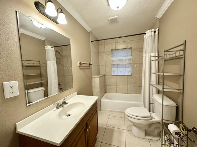 120 N Davis Lane, Defuniak Springs, FL 32433