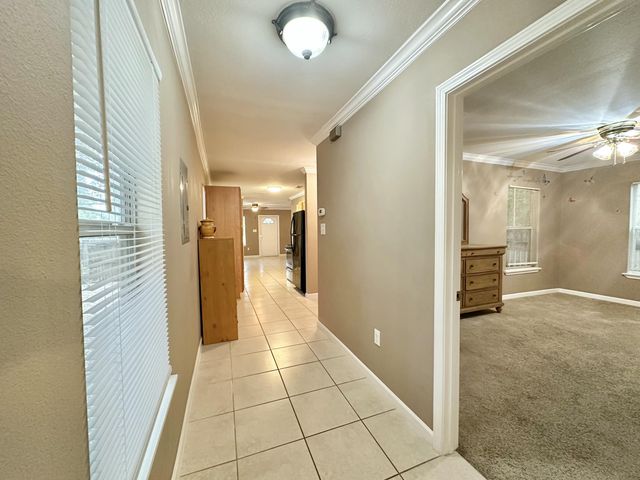 120 N Davis Lane, Defuniak Springs, FL 32433