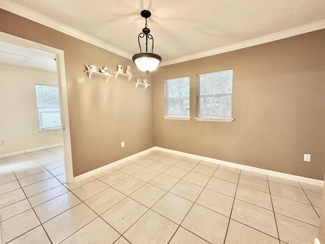 120 N Davis Lane, Defuniak Springs, FL 32433