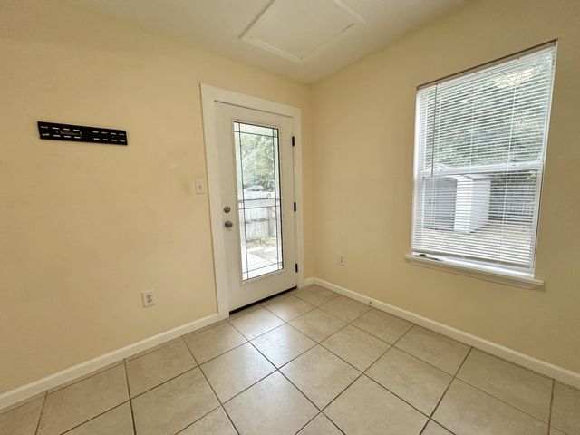 120 N Davis Lane, Defuniak Springs, FL 32433