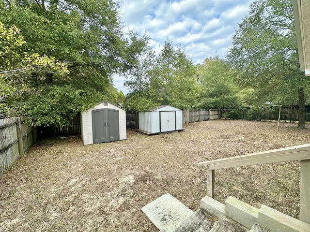 120 N Davis Lane, Defuniak Springs, FL 32433