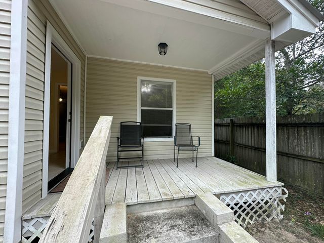 120 N Davis Lane, Defuniak Springs, FL 32433