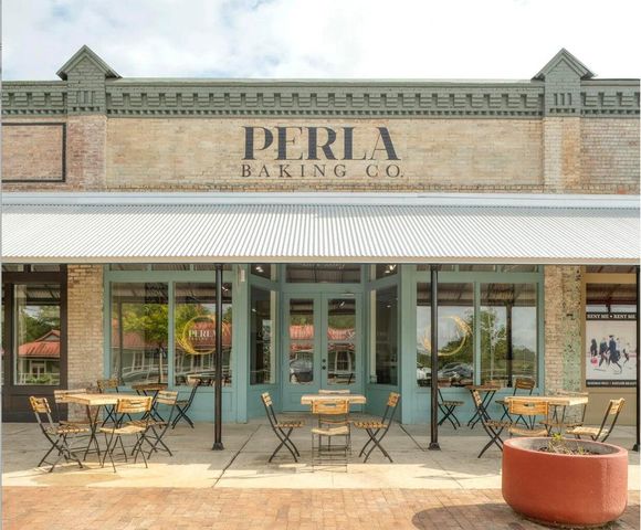 120 N Davis Lane, Defuniak Springs, FL 32433