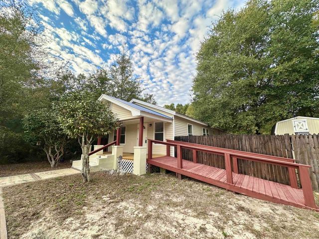 120 N Davis Lane, Defuniak Springs, FL 32433