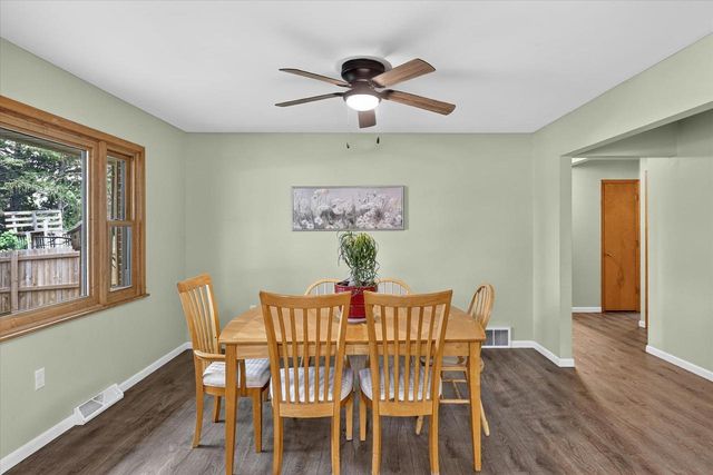 726 Rockshire Drive, Janesville, WI 53546