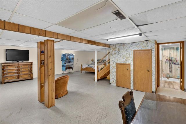 726 Rockshire Drive, Janesville, WI 53546
