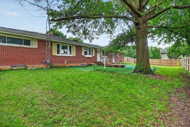 726 Rockshire Drive, Janesville, WI 53546