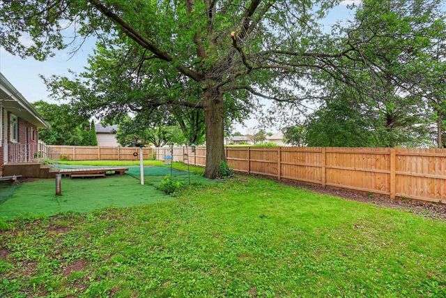 726 Rockshire Drive, Janesville, WI 53546