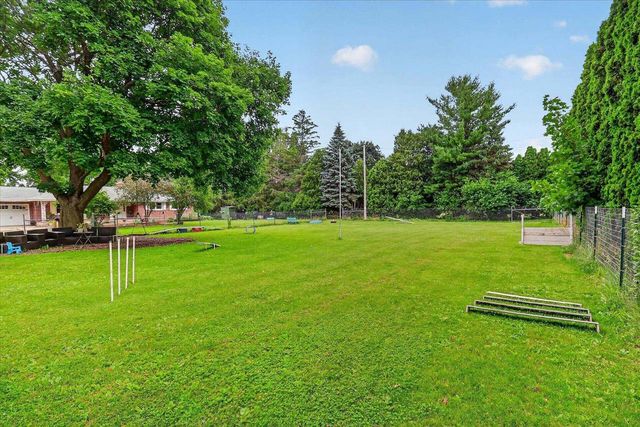 726 Rockshire Drive, Janesville, WI 53546