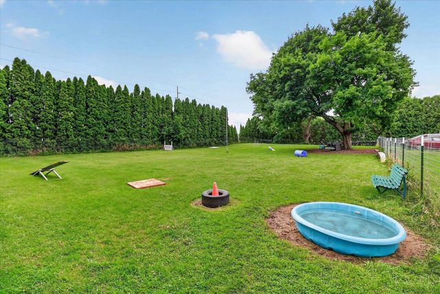 726 Rockshire Drive, Janesville, WI 53546