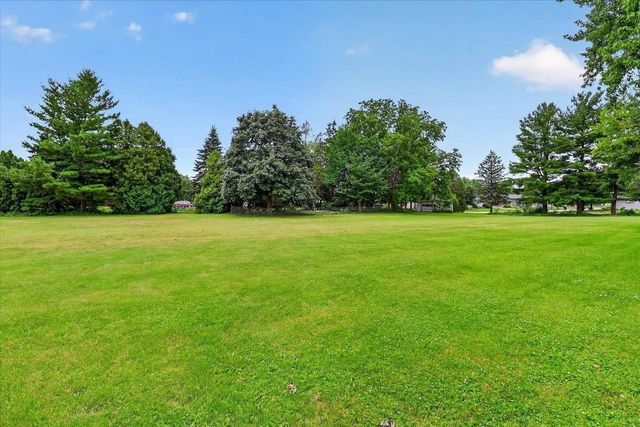 726 Rockshire Drive, Janesville, WI 53546