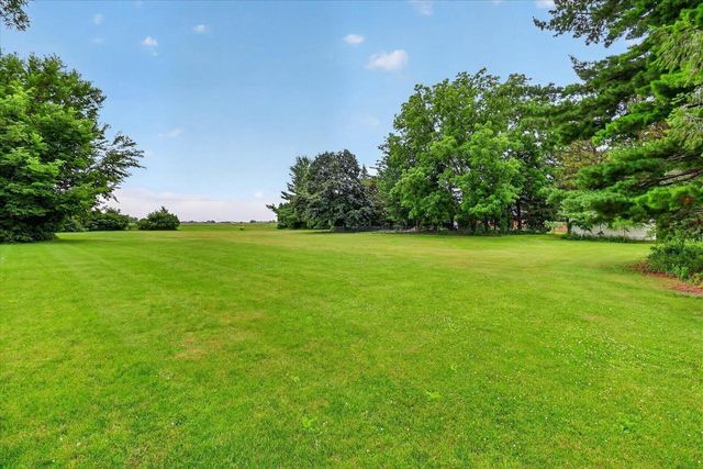 726 Rockshire Drive, Janesville, WI 53546