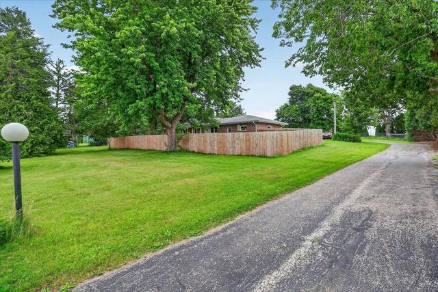 726 Rockshire Drive, Janesville, WI 53546