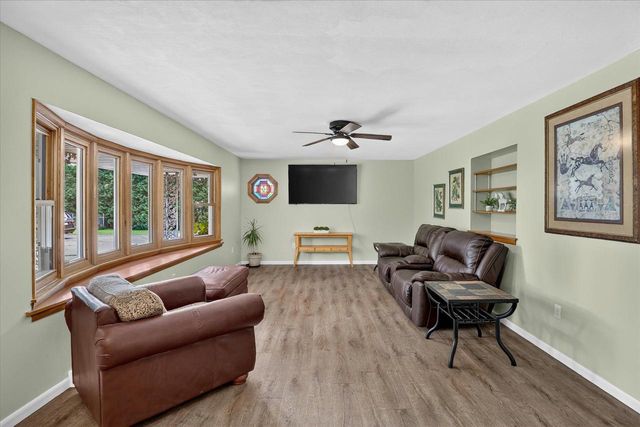 726 Rockshire Drive, Janesville, WI 53546