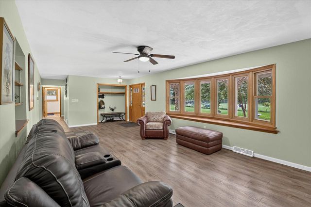 726 Rockshire Drive, Janesville, WI 53546