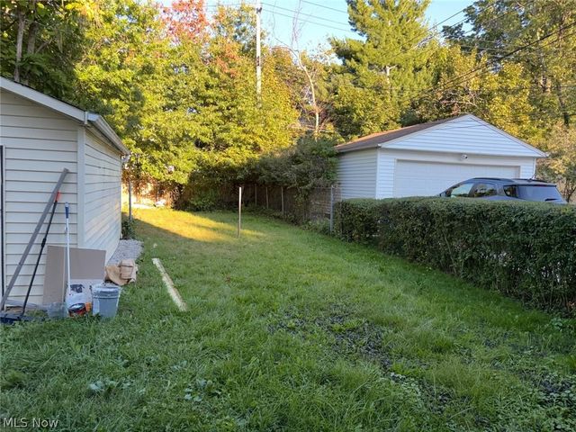 1037 Rushleigh Road, Cleveland Heights, OH 44121